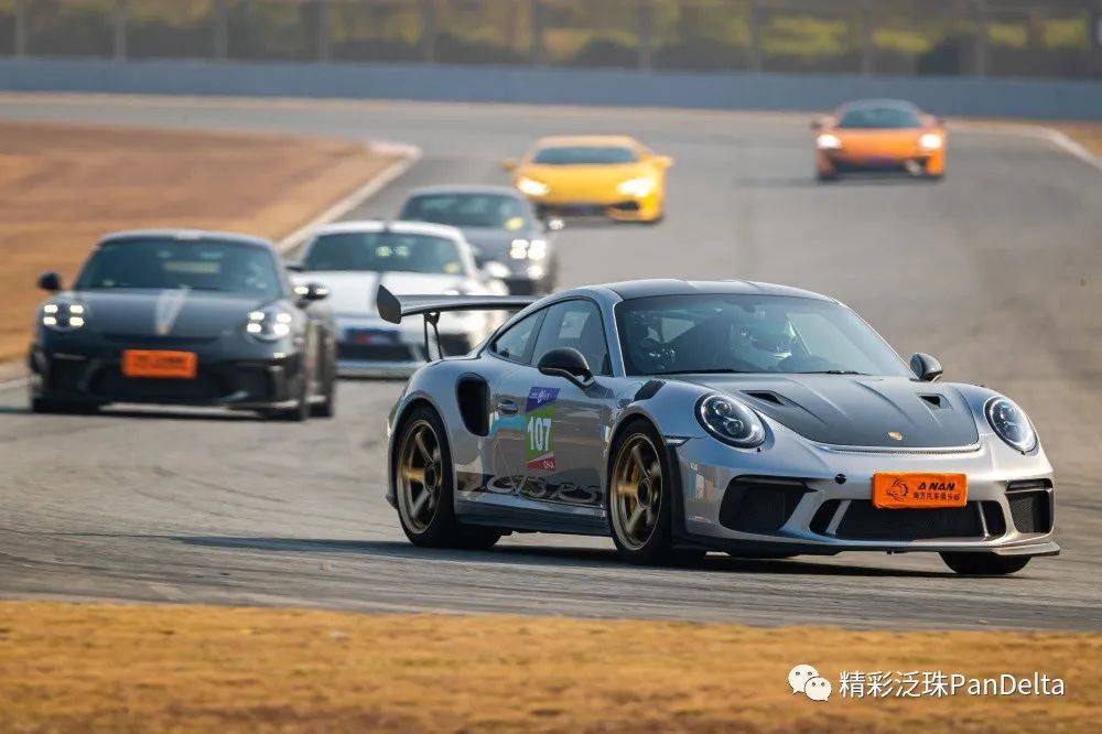 终极之夜！赛车冠军悬念即将揭晓