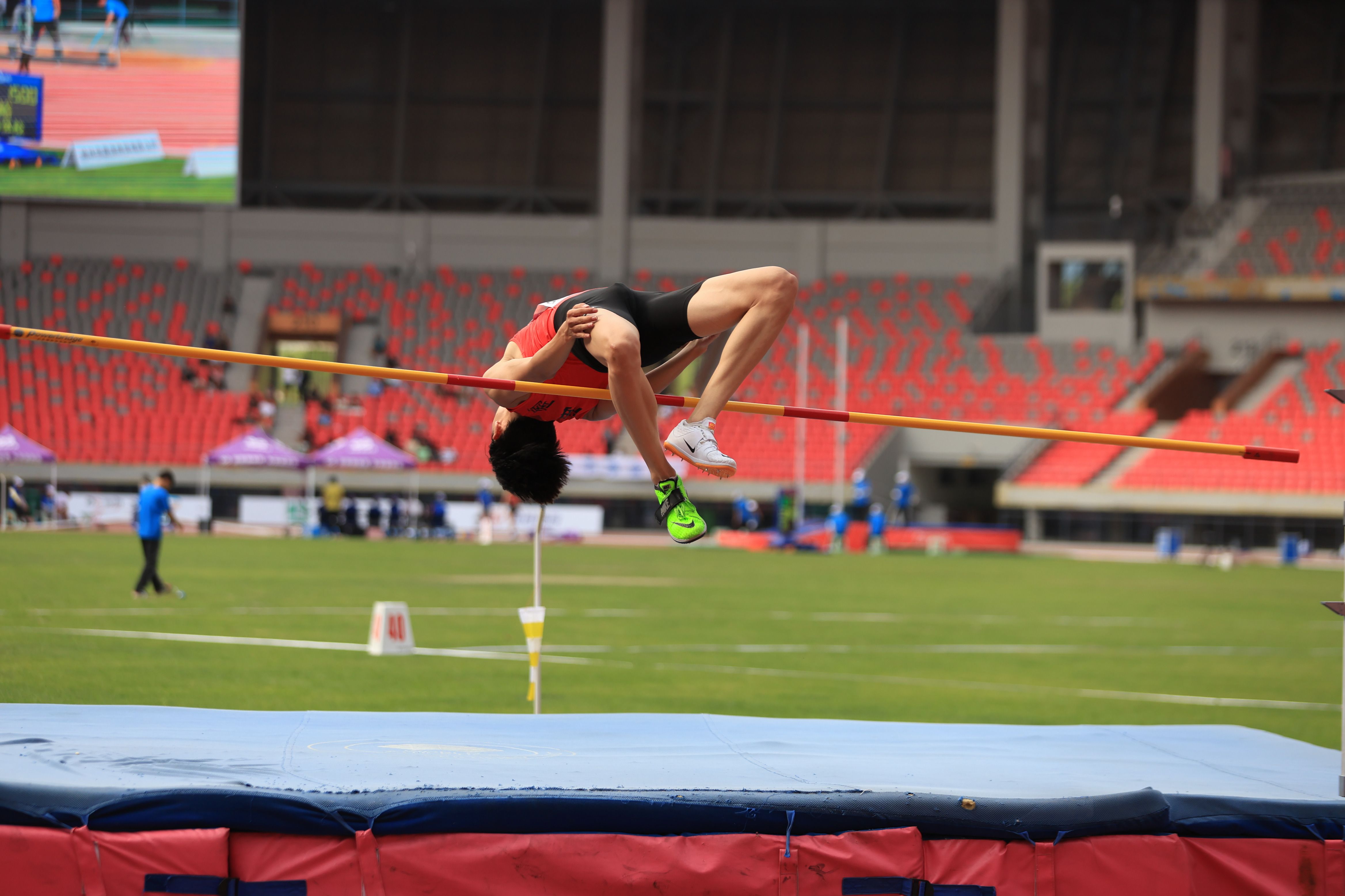 田径赛事精彩瞬间盘点,年度回顾震撼登场 田径赛事精彩瞬间盘点,年度回顾震撼登场