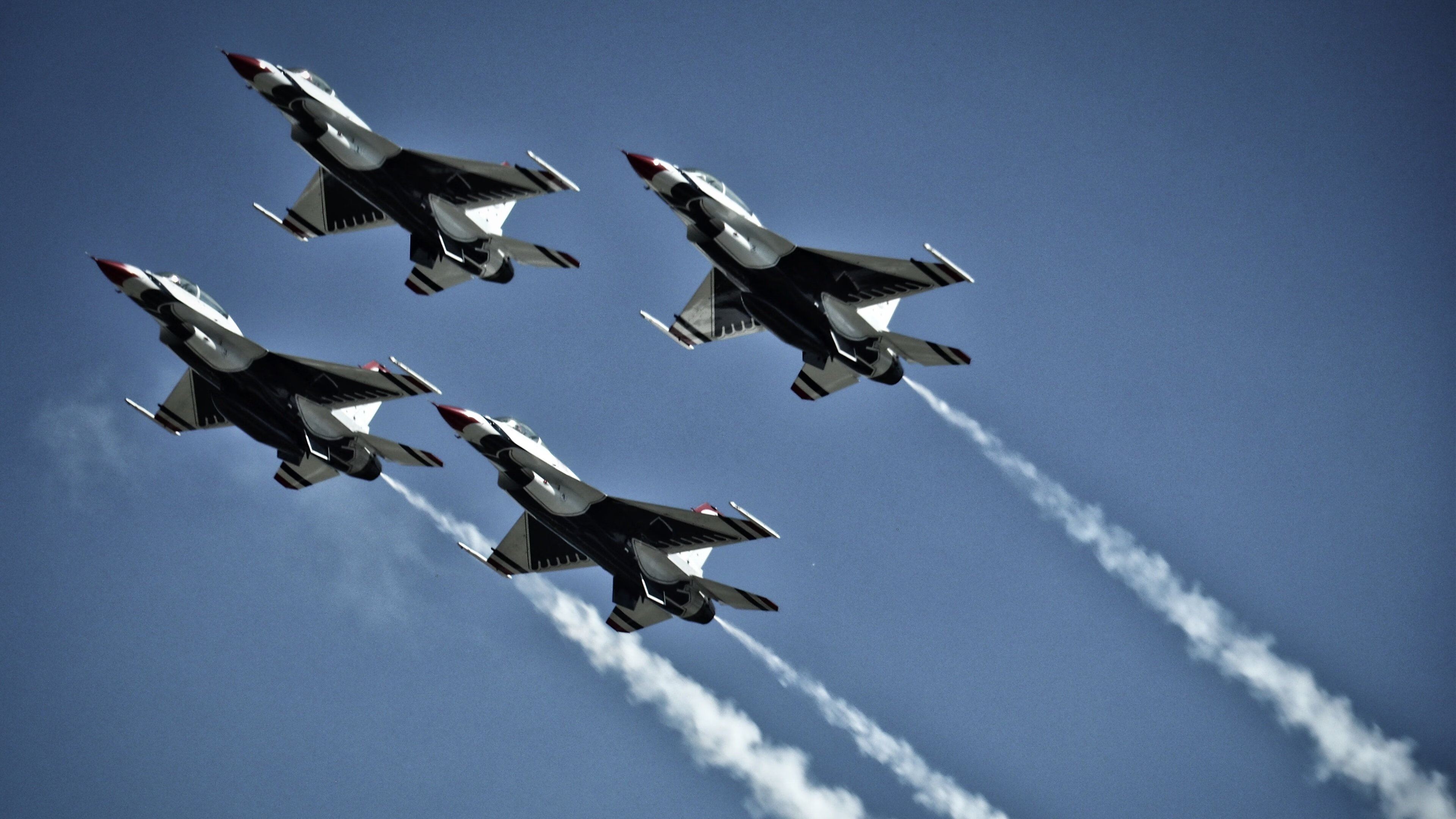 南美盾牌锁死东欧铁骑，巴斯托尼铸就厄瓜多尔防线的钢铁长城